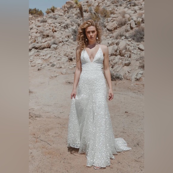 Jenny Yoo Lilith low cut low back whimsical wedding gown dress in ivory - Picture 3 of 15